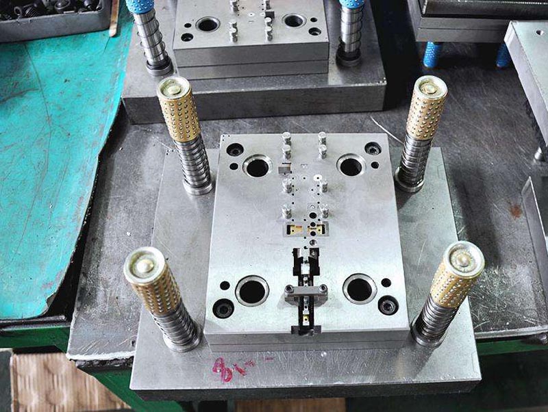 郴州模具制造-01